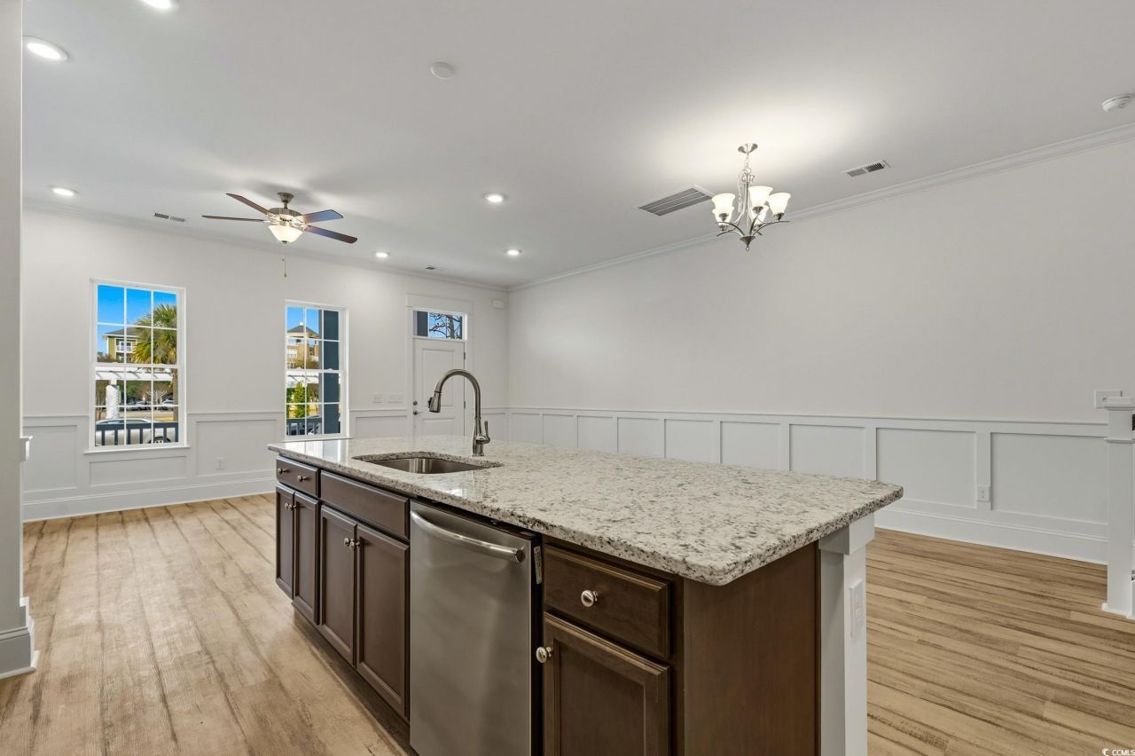 965 Hackler St. Photo 12