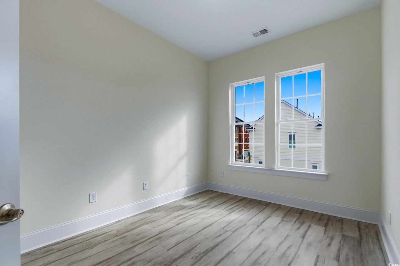 965 Hackler St. Photo 27