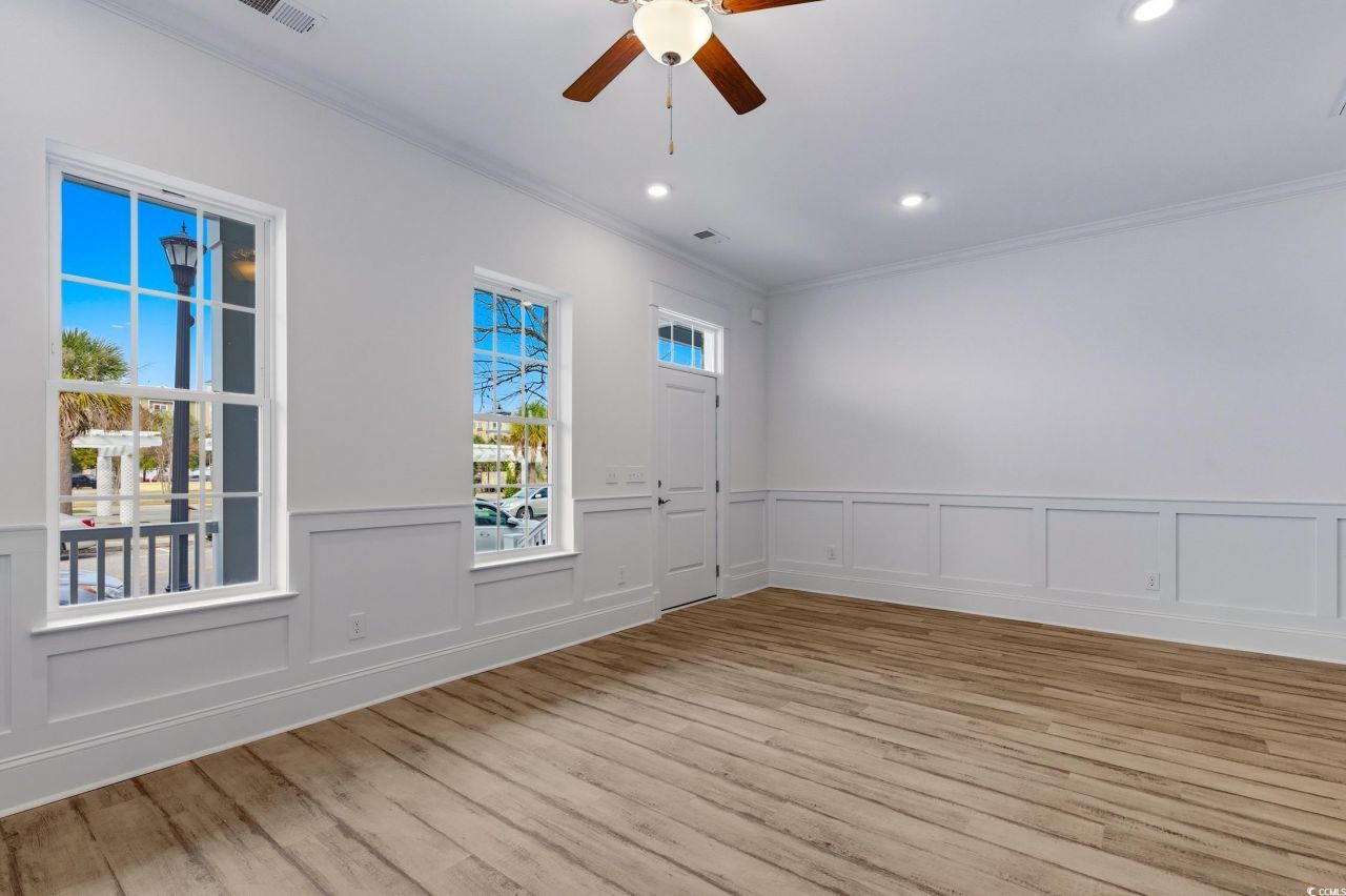 965 Hackler St. Photo 6