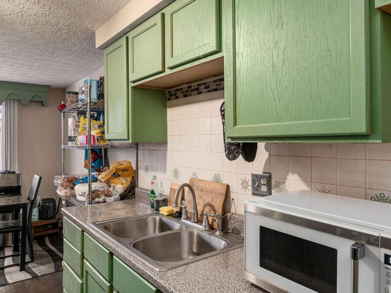 3830 Charbonnett Court, Unit 6A, Columbus, OH 43232 Photo 10