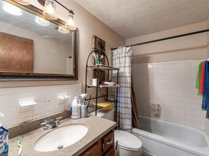 3830 Charbonnett Court, Unit 6A, Columbus, OH 43232 Photo 13