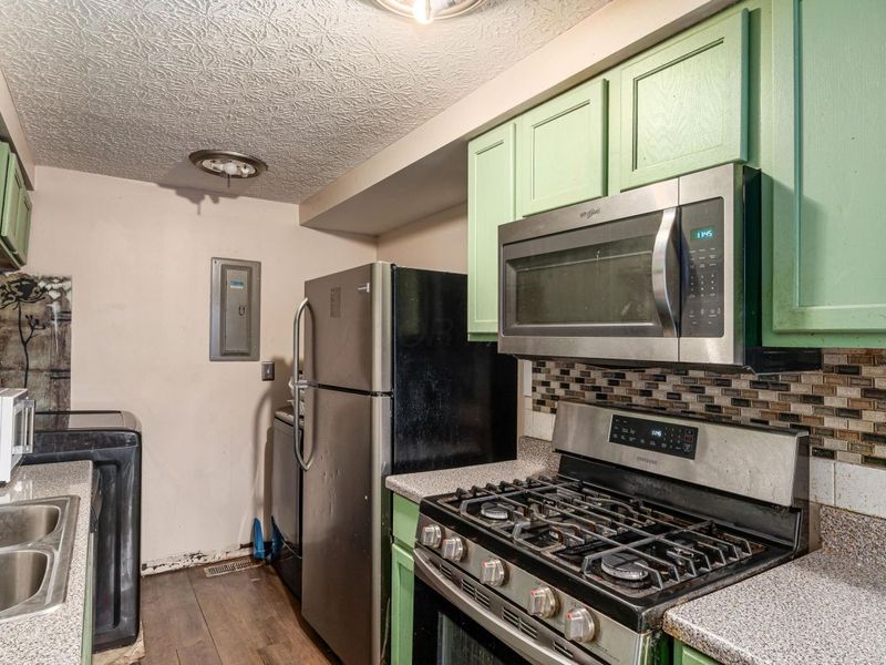 3830 Charbonnett Court, Unit 6A, Columbus, OH 43232 Photo 8