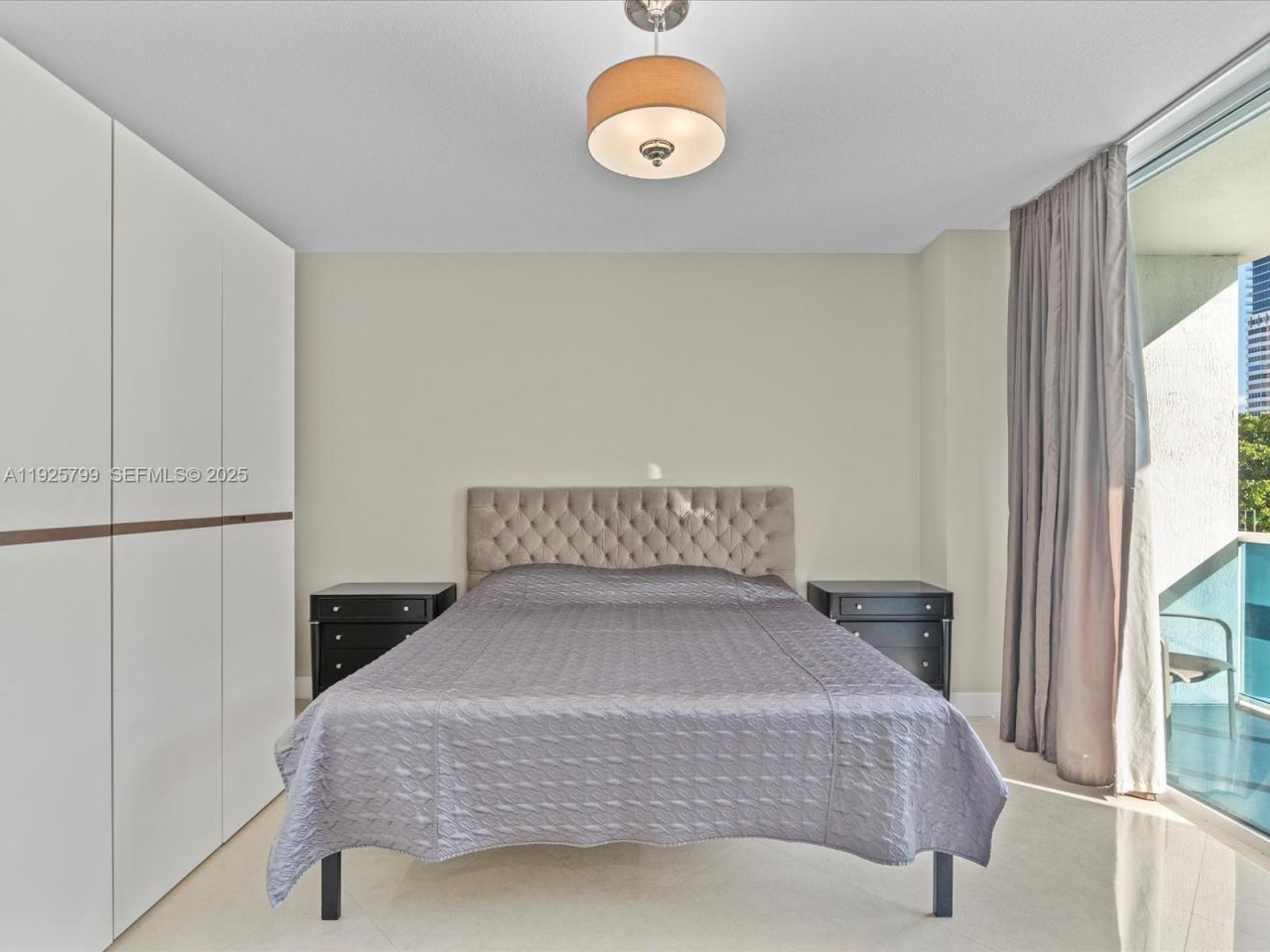 1945 S Ocean Dr, Unit 404, Hallandale Beach, FL 33009 Photo