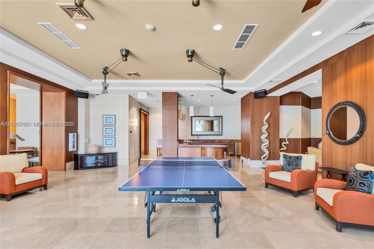 1945 S Ocean Dr, Unit 404, Hallandale Beach, FL 33009 Photo