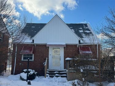 21202 Hillgrove Avenue, Maple Heights, OH 44137