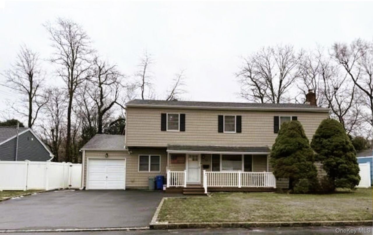 10 Armell Street, Huntington Station, NY 11746 Main Photo