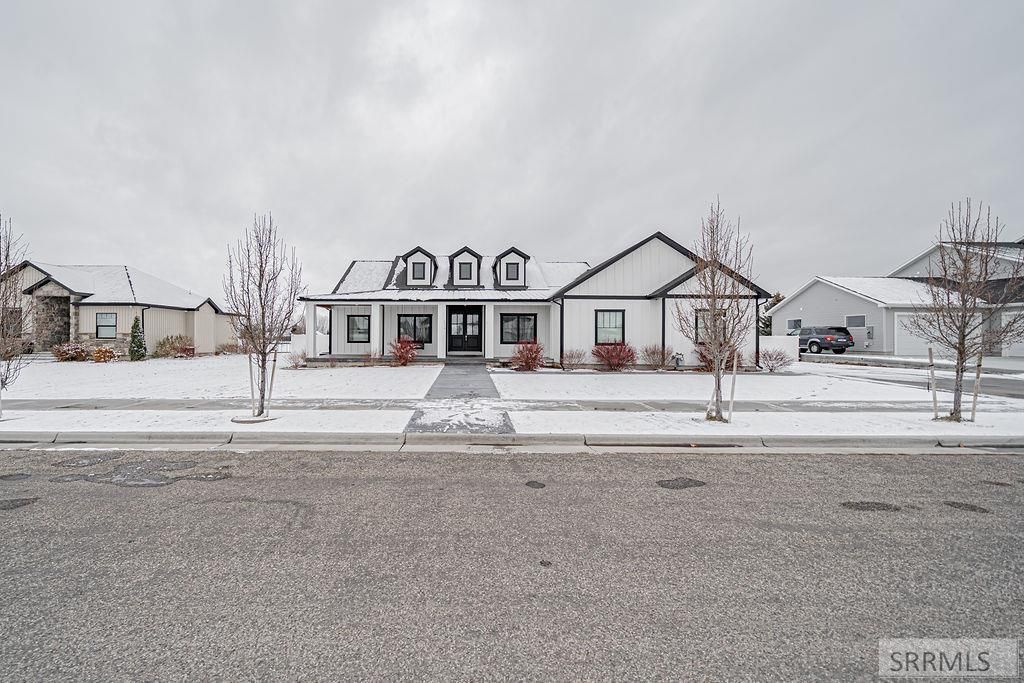 5319 Eaglewood Drive, Idaho Falls, ID 83401 Main Photo
