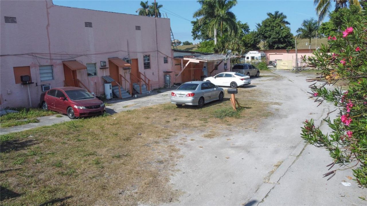 185 E Main Street, Pahokee, FL 33476 Photo