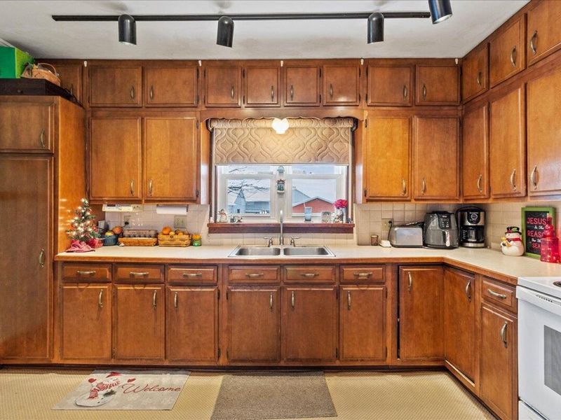 17683 OH-117, Waynesfield, OH 45896 Photo 9