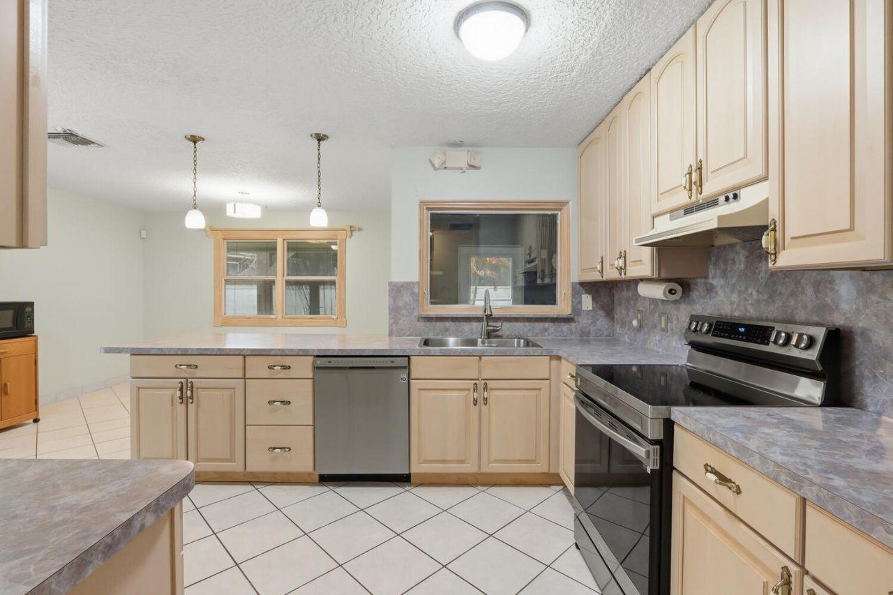 10340 SE Jupiter Narrows Drive, Hobe Sound, FL 33455 Photo