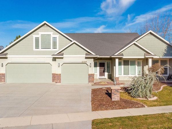 2084 W Cross Creek, Nampa, ID 83686