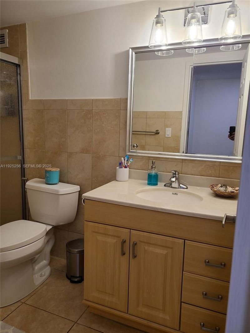 3180 S Ocean Dr, Unit 307, Hallandale Beach, FL 33009 Photo