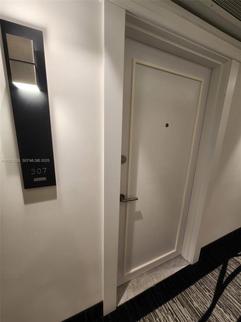 3180 S Ocean Dr, Unit 307, Hallandale Beach, FL 33009 Photo