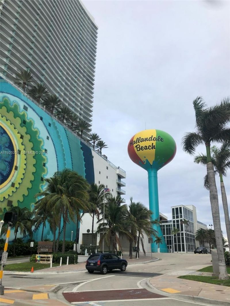 3180 S Ocean Dr, Unit 307, Hallandale Beach, FL 33009 Photo