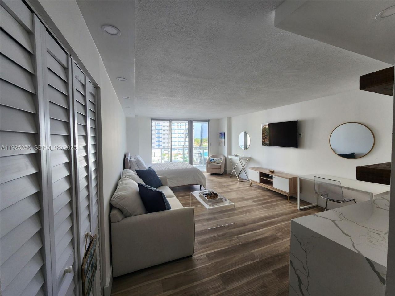 3180 S Ocean Dr, Unit 307, Hallandale Beach, FL 33009 Photo