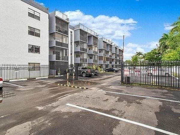 13500 NE 3rd Ct, Unit 205, North Miami, FL 33161