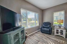 820 Castleford Circle photo 4