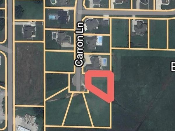 000 Carron Ln, Tuscumbia, AL