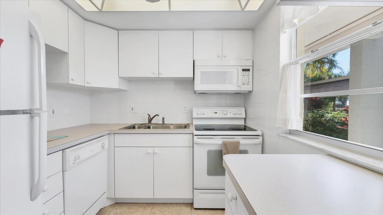 4370 Chatham Drive, Unit 104, Longboat Key, FL 34228 Photo