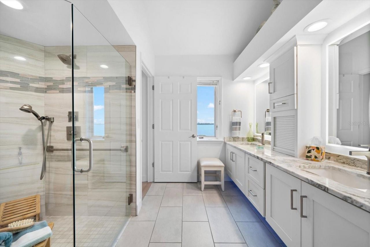 71 Tidy Island Boulevard, Bradenton, FL 34210 Photo