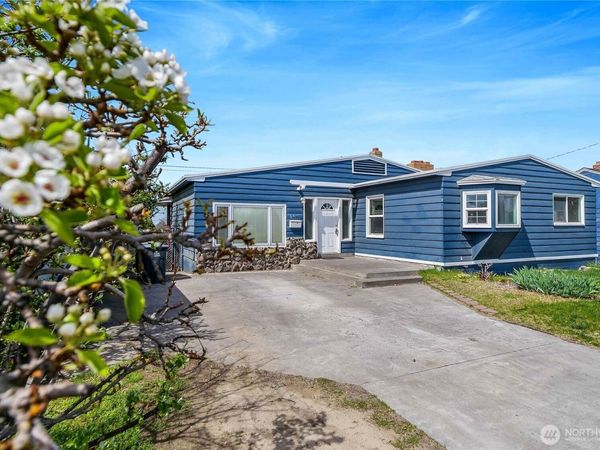 952 S Juniper Drive, Moses Lake, WA 98837