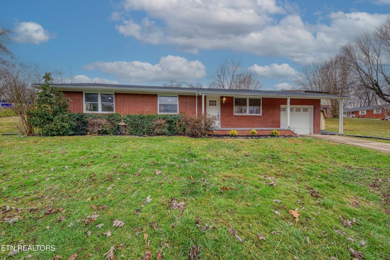 501 Westbury Drive, Clinton, TN 37716 Main Photo