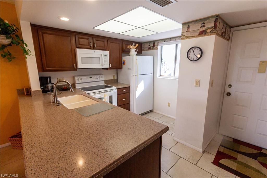 8200 Summerlin Village Cir, Unit 101, Fort Myers, FL 33919 Photo