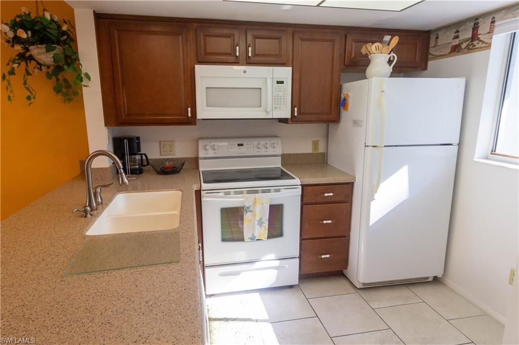 8200 Summerlin Village Cir, Unit 101, Fort Myers, FL 33919 Photo