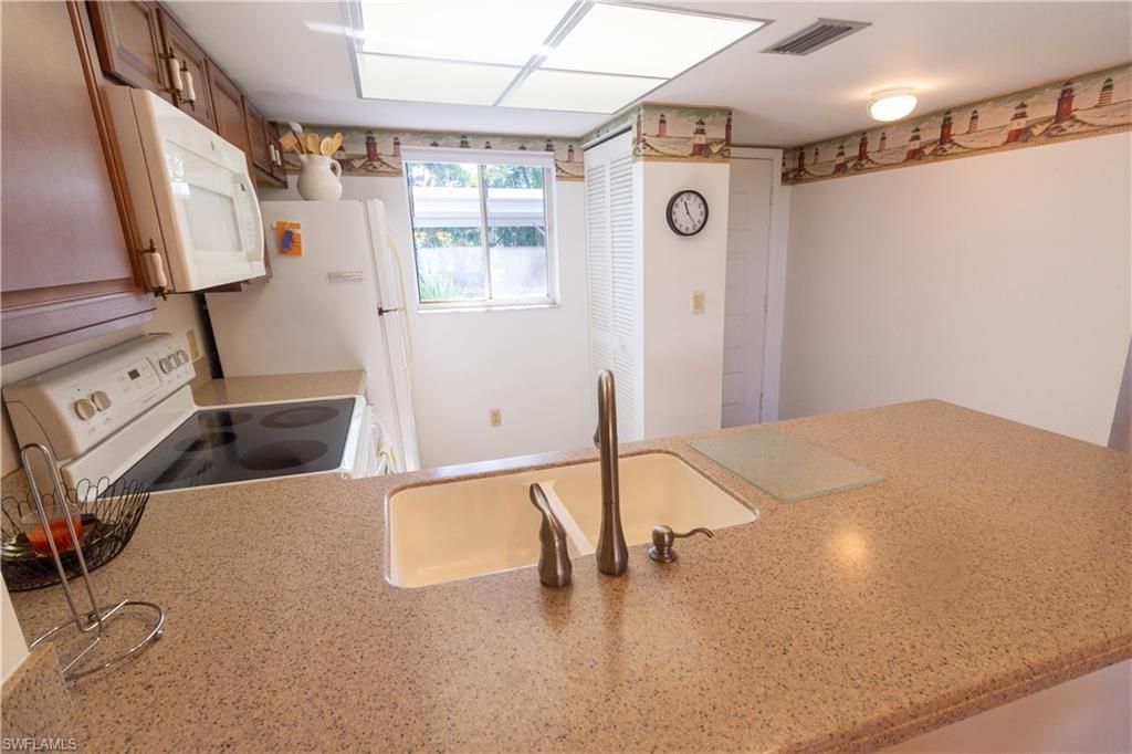 8200 Summerlin Village Cir, Unit 101, Fort Myers, FL 33919 Photo