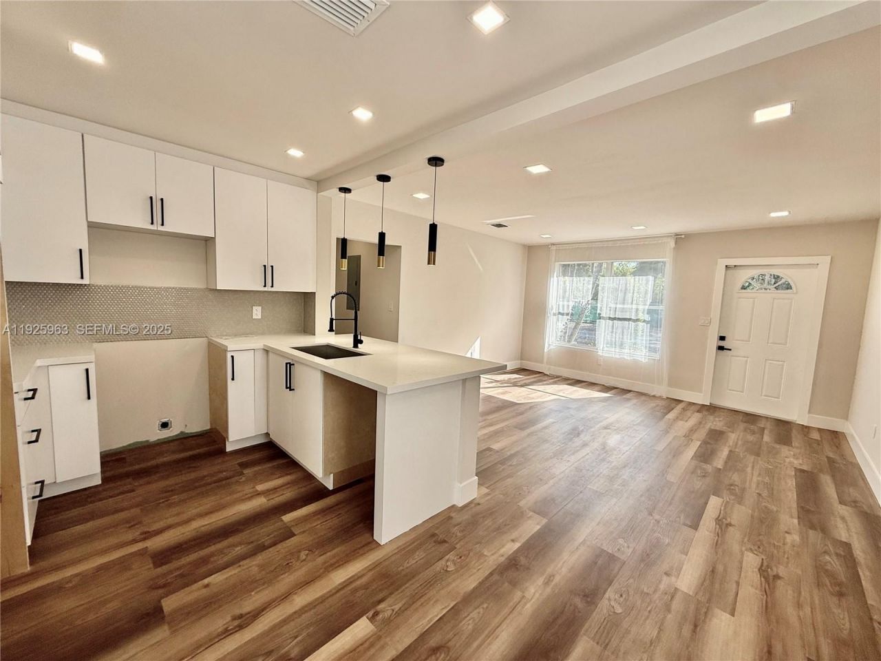 7951 NW 30th St, Davie, FL 33024 Photo