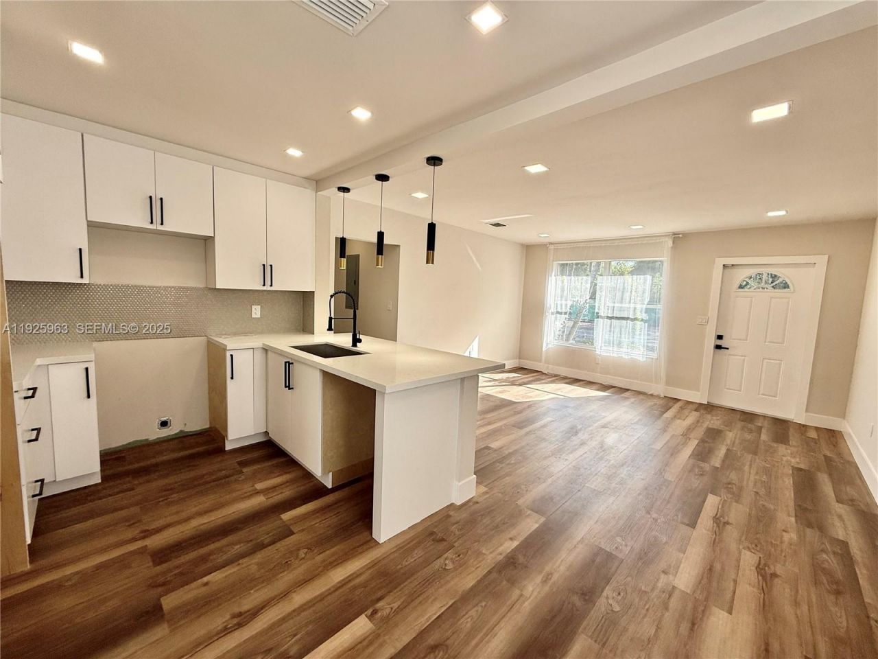 7951 NW 30th St, Davie, FL 33024 Photo