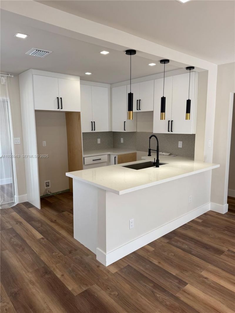 7951 NW 30th St, Davie, FL 33024 Photo