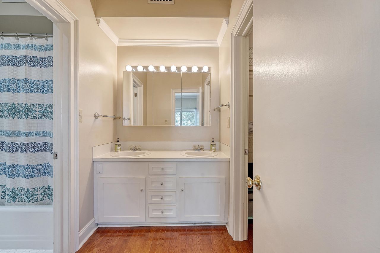 220 3rd Avenue Photo 24