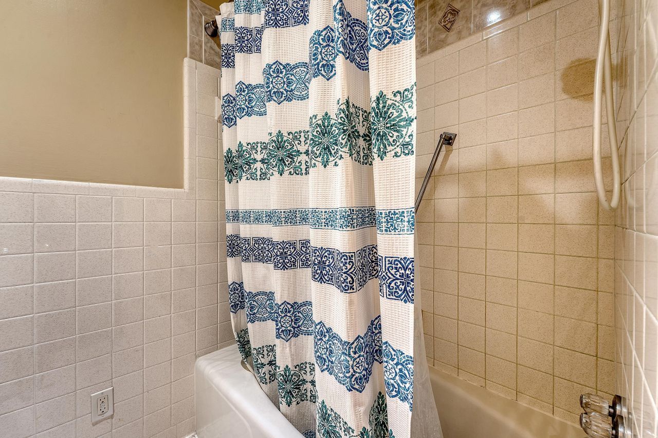 220 3rd Avenue Photo 26