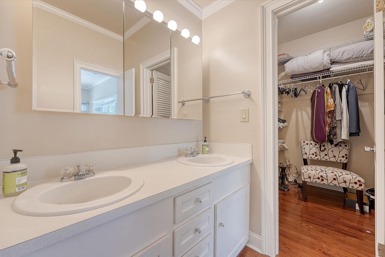 220 3rd Avenue Photo 27