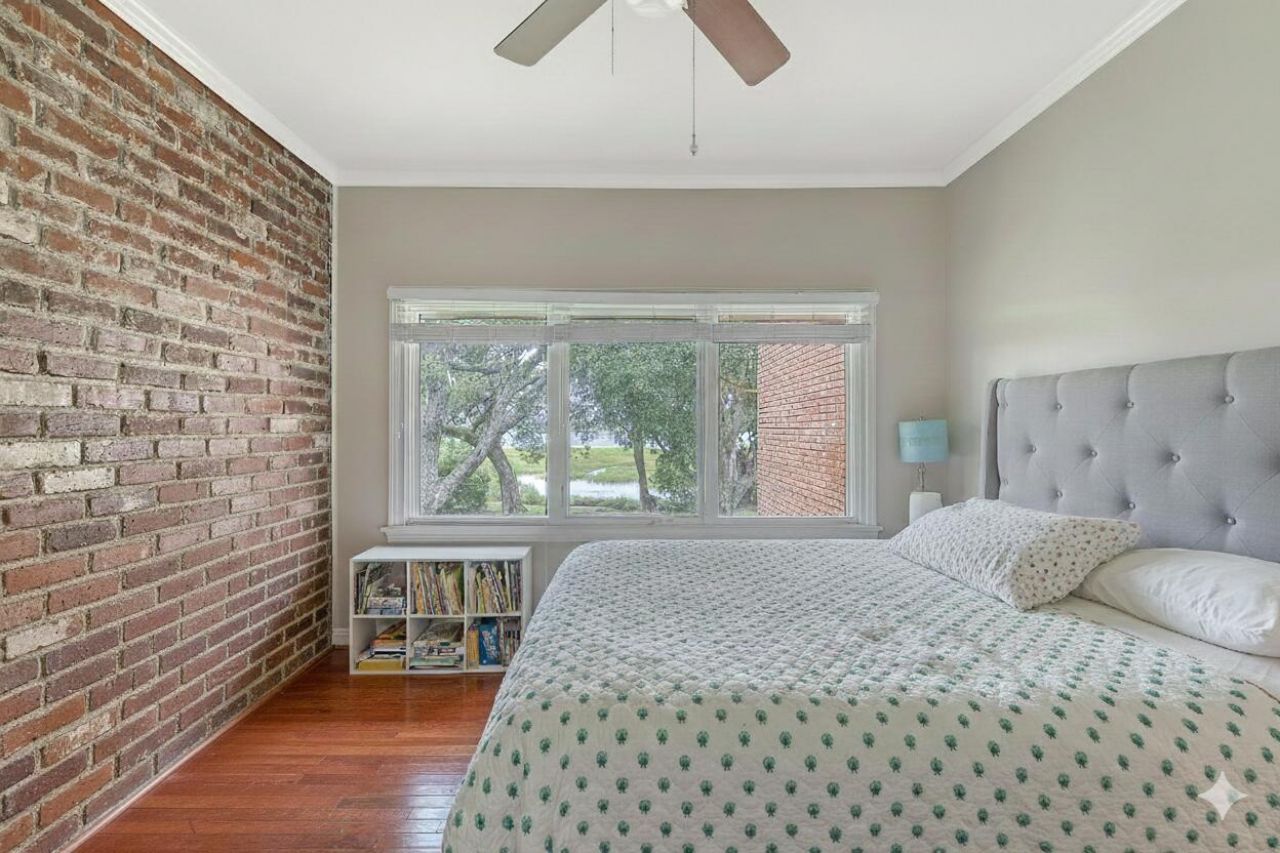 220 3rd Avenue Photo 29