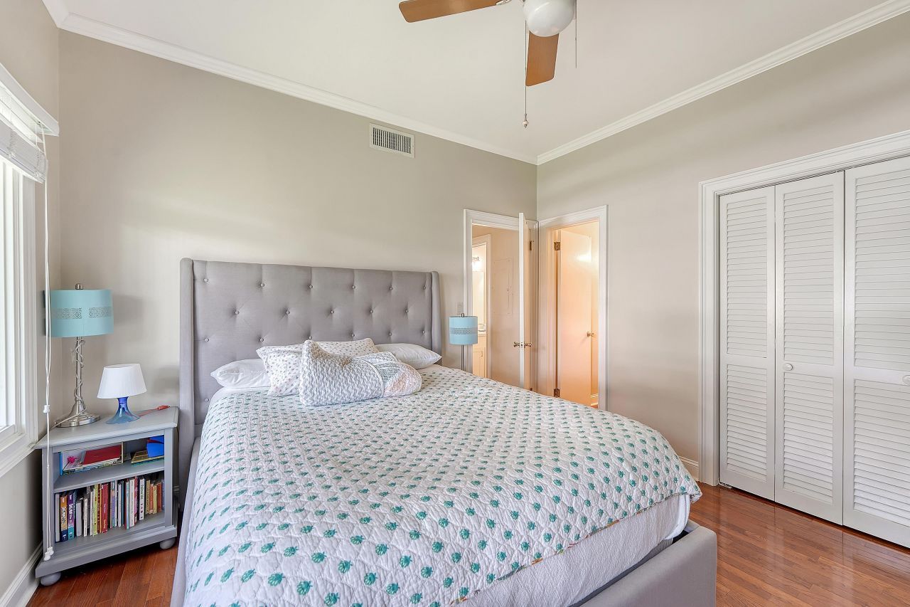 220 3rd Avenue Photo 31