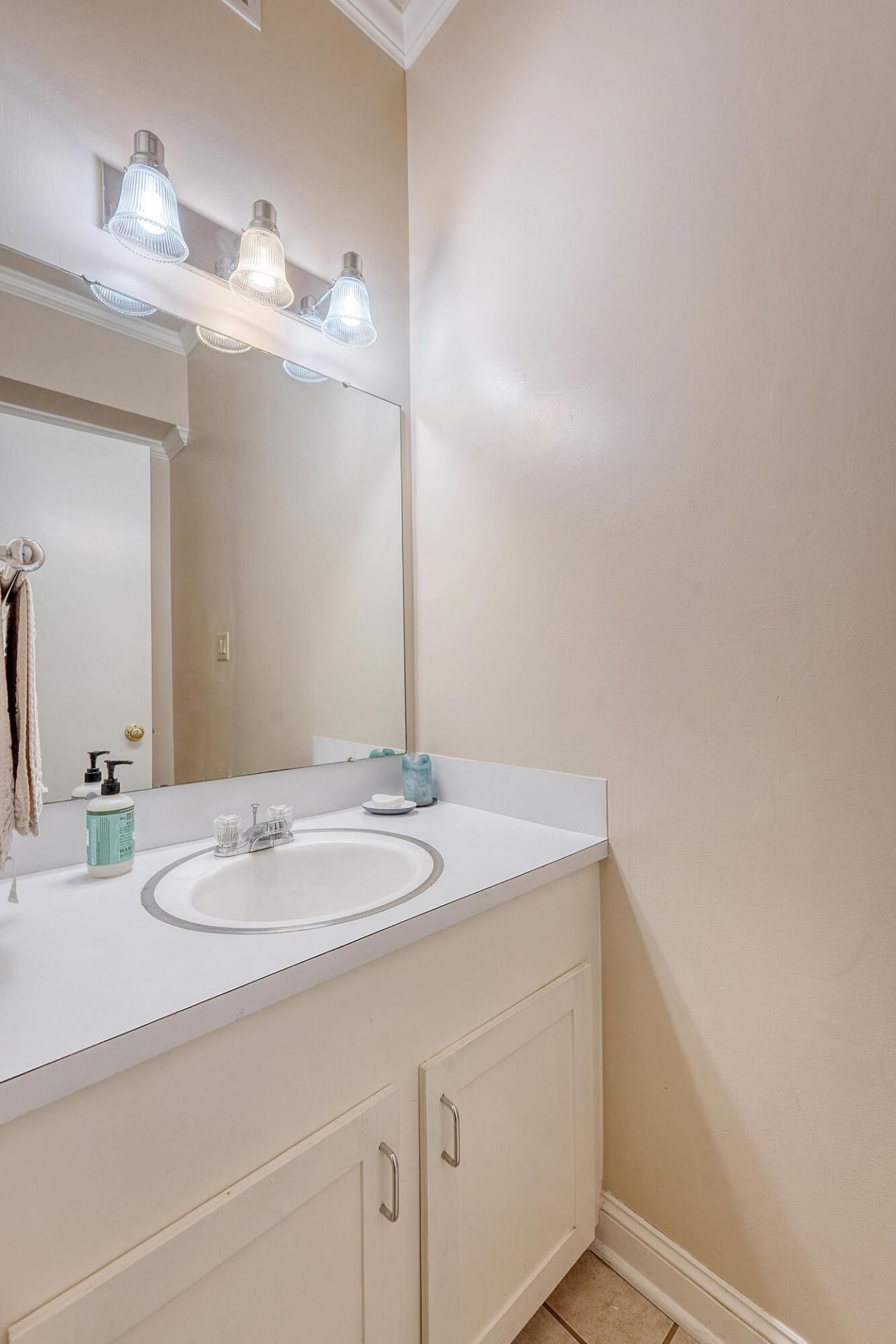 220 3rd Avenue Photo 34