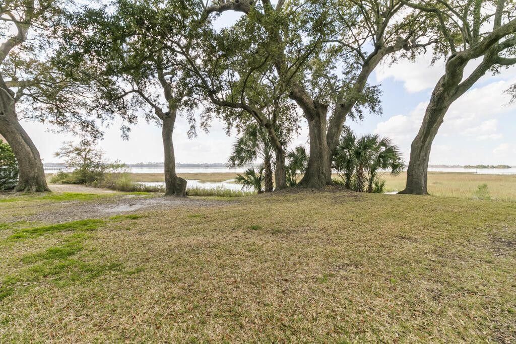 220 3rd Avenue Photo 37