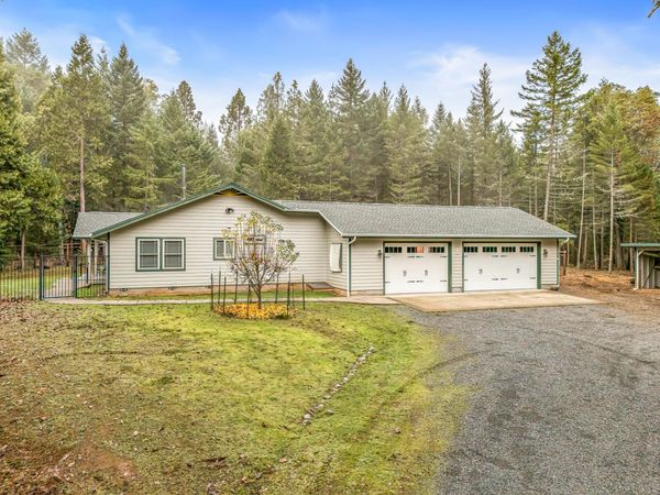 4059 Ditch Creek Road, Rogue River, OR 97537
