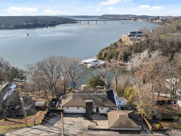 180 Borders Drive, Lake Ozark, MO 65049