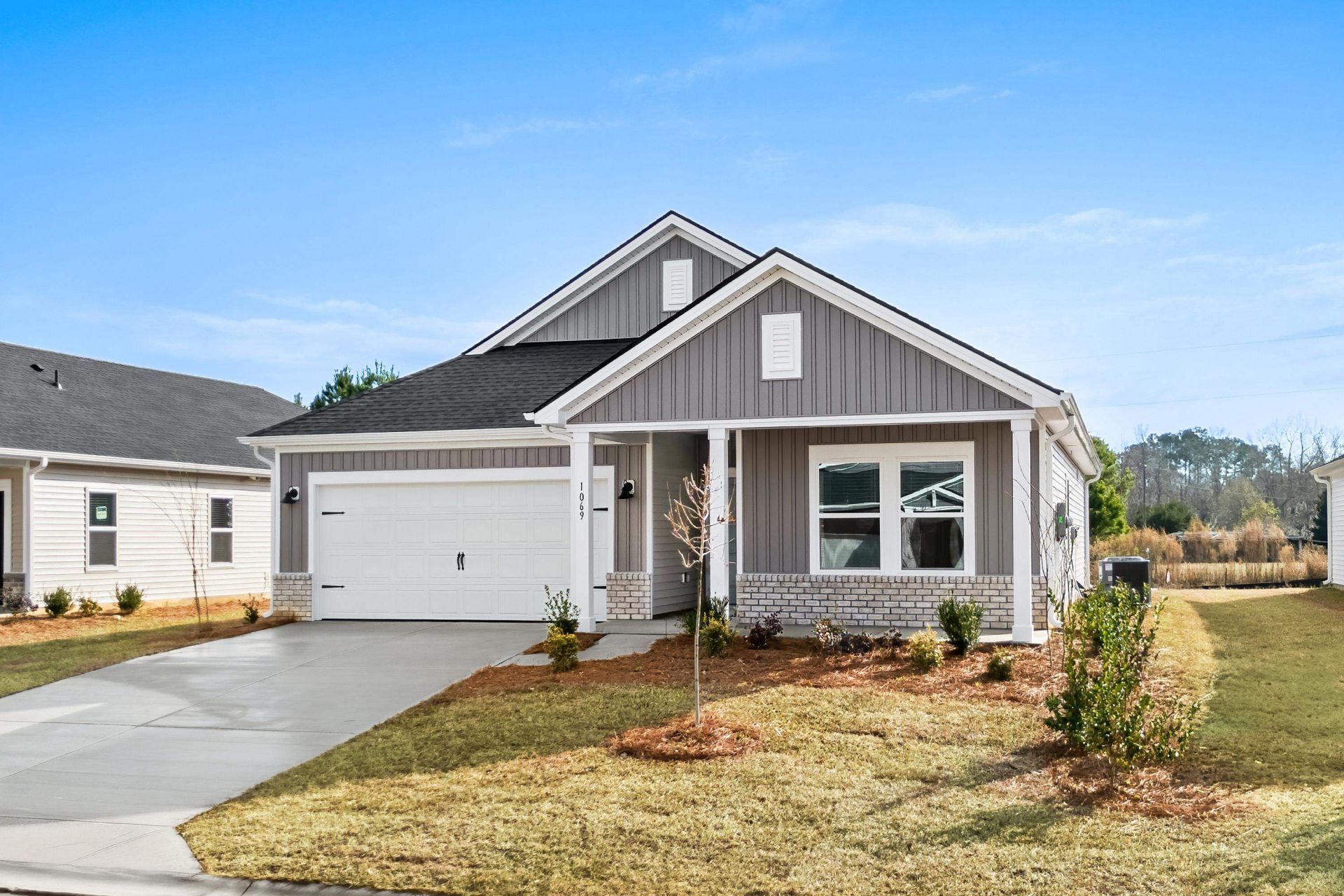 1069 Lauryn Oak Loop Photo 2
