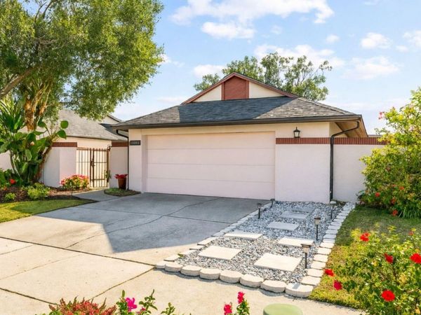 10815 VENICE CIRCLE, TAMPA, FL 33635