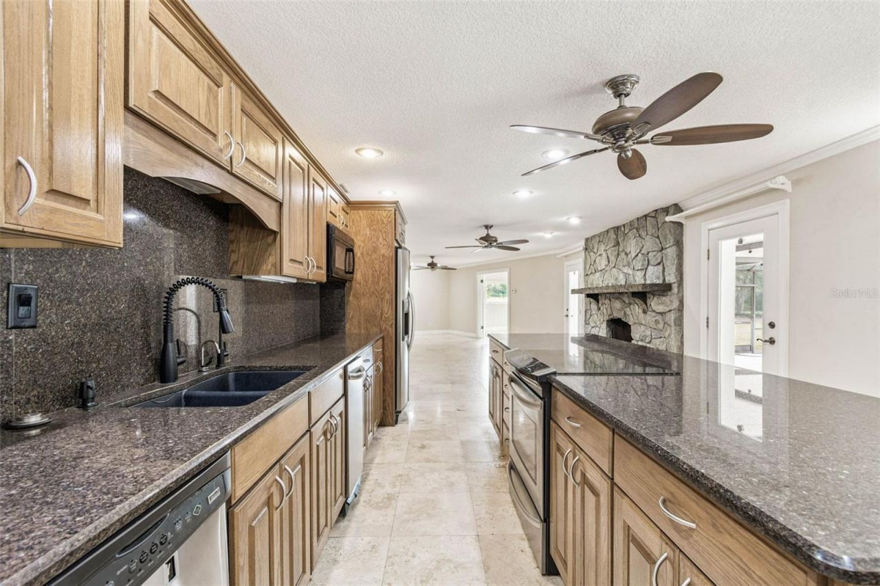 1900 Capri Road, Valrico, FL 33594 Photo