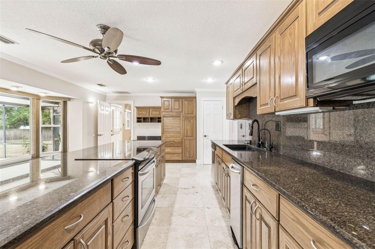 1900 Capri Road, Valrico, FL 33594 Photo