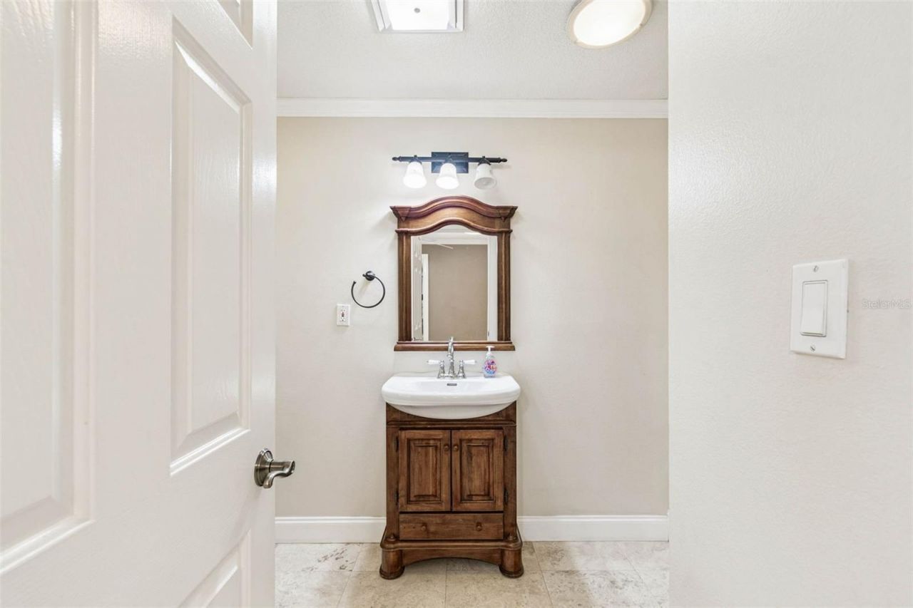 1900 Capri Road, Valrico, FL 33594 Photo