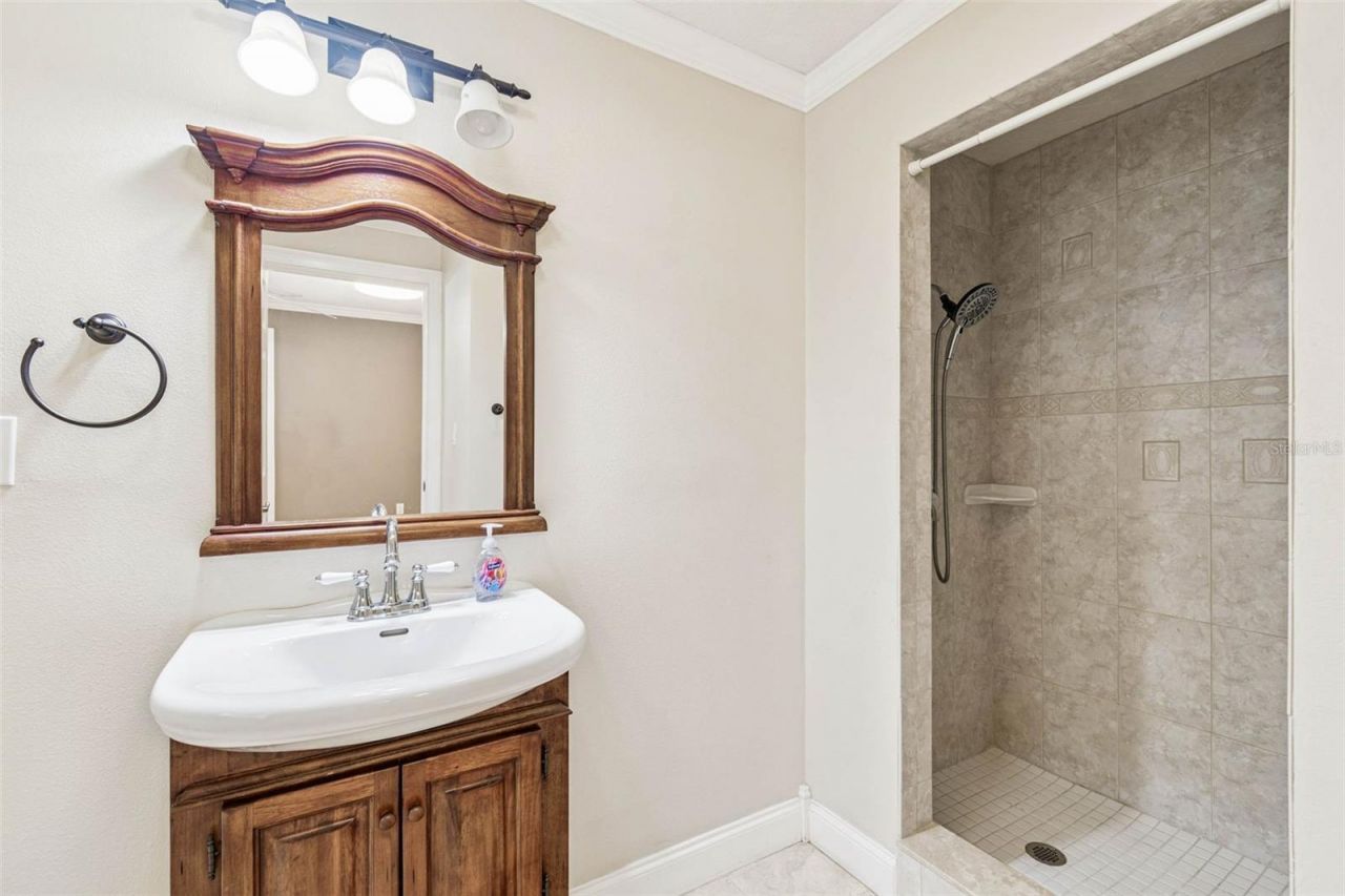 1900 Capri Road, Valrico, FL 33594 Photo