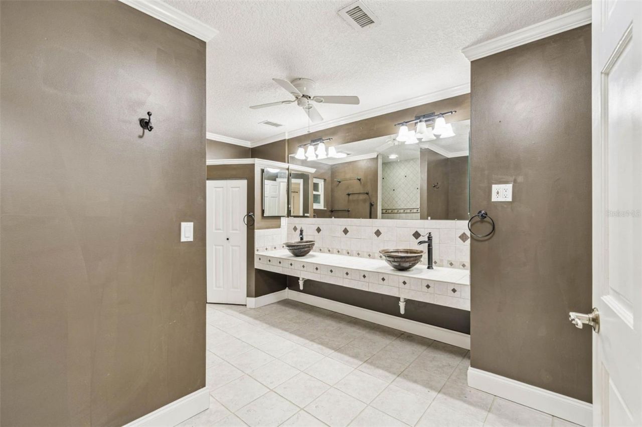 1900 Capri Road, Valrico, FL 33594 Photo