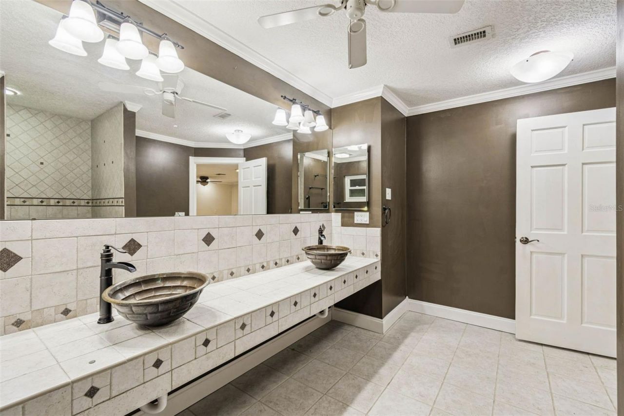 1900 Capri Road, Valrico, FL 33594 Photo