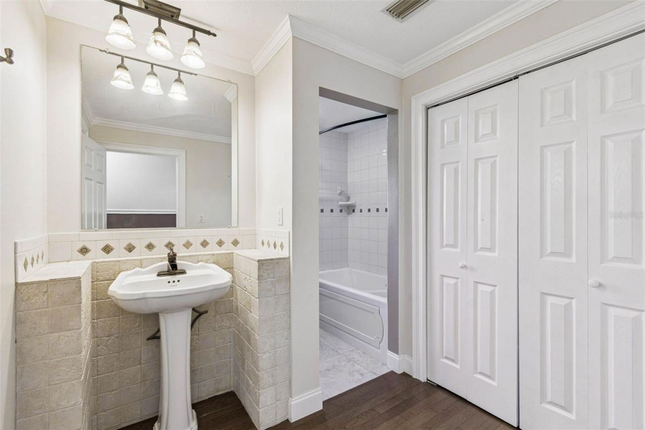 1900 Capri Road, Valrico, FL 33594 Photo